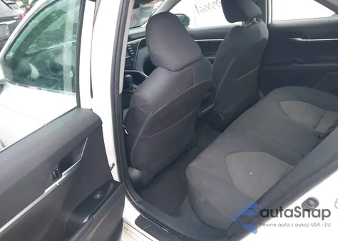 2020 Toyota Camry Le z USA, uszkodzony, nr VIN 4T1C11AK5LU345596